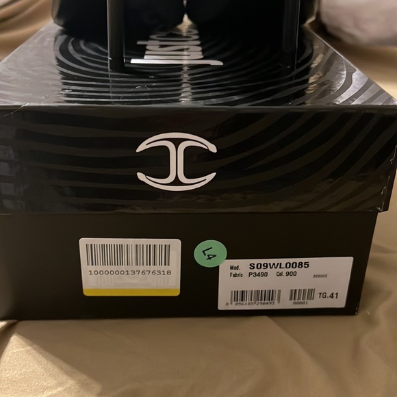 Just Cavalli Pump size 11 box and dust bag included - Picture 6 of 6
